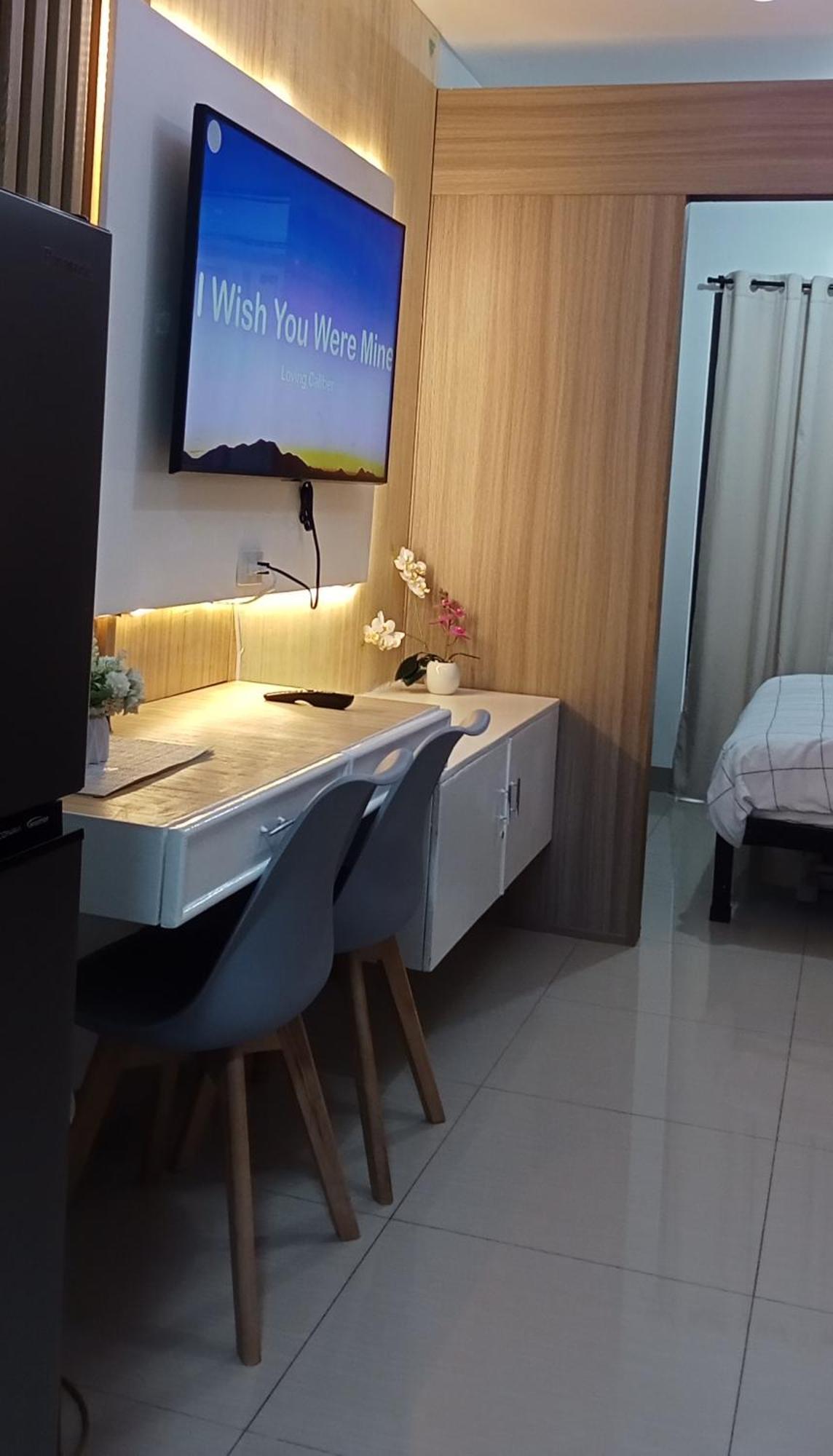 Spacious Homes At Shore Near Mall Of Apartment *