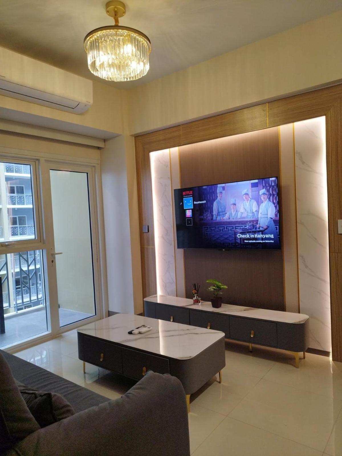 Savvy Combined 5br Near Okada Manila