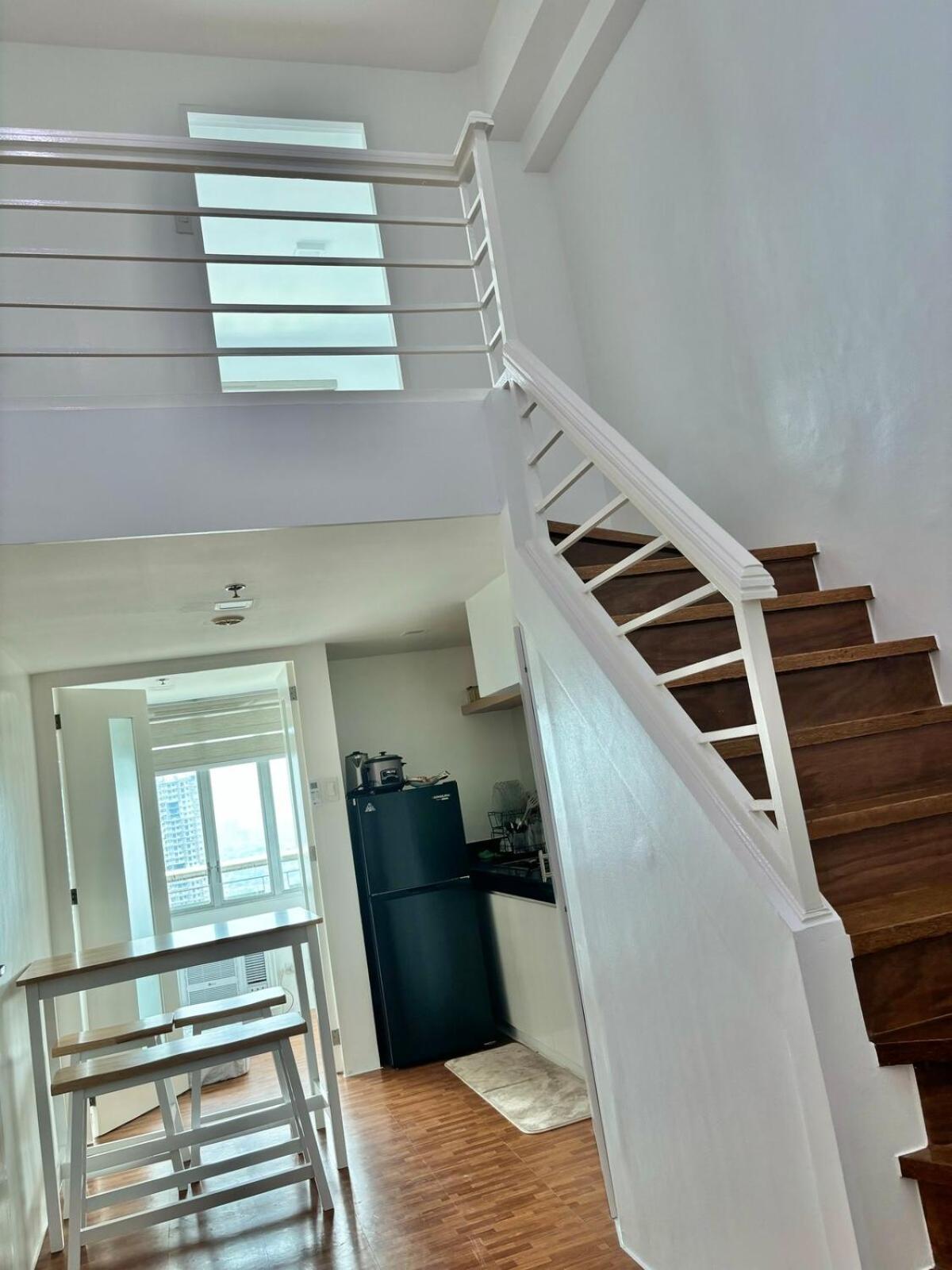 Apartment Loft-type In Mandaluyong With Views And Parking