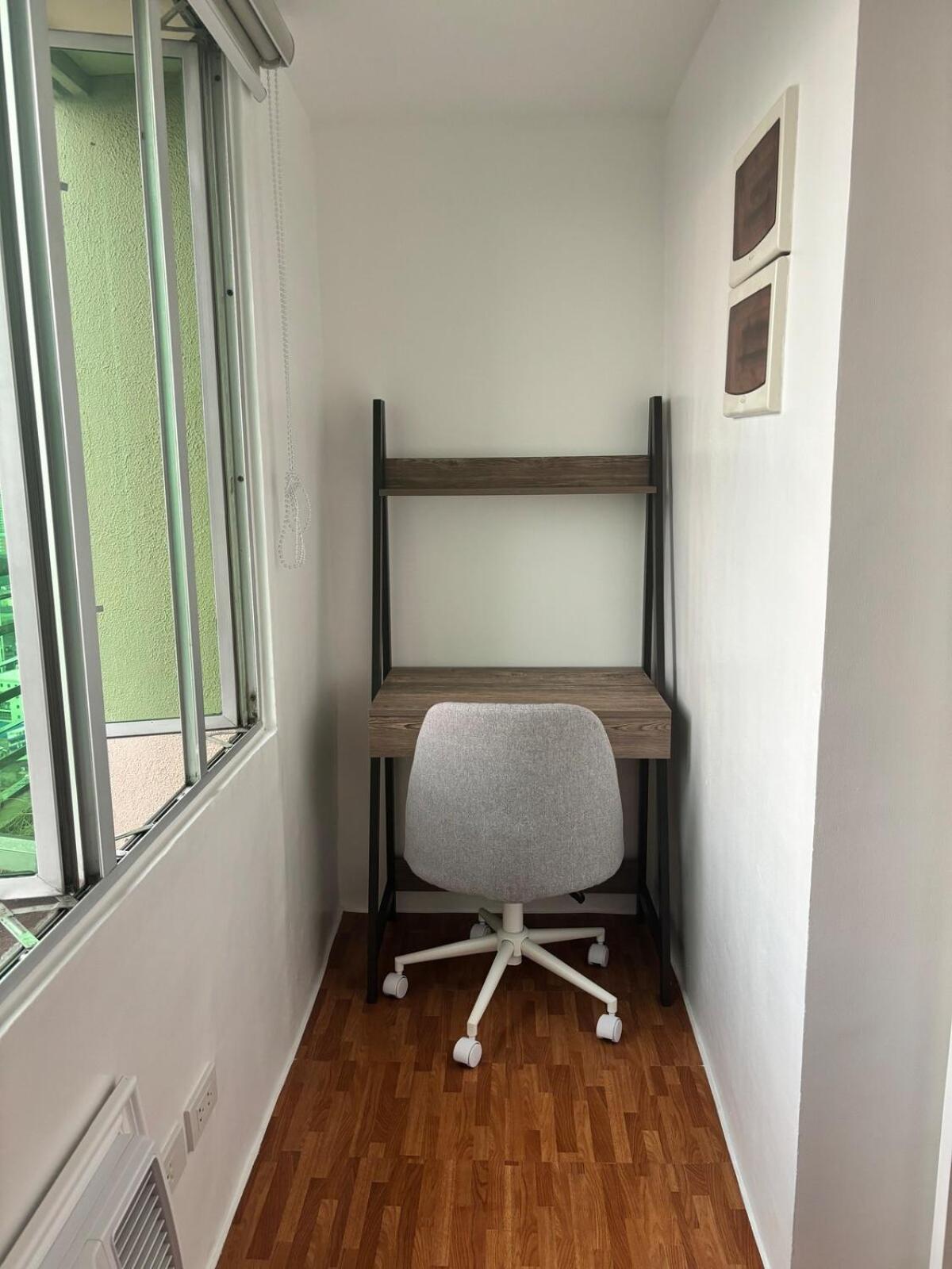 Loft-type In Mandaluyong With Views And Parking