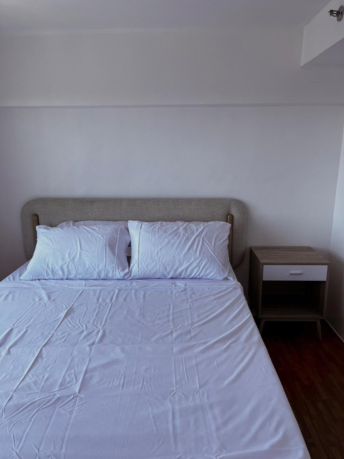 Loft-type In Mandaluyong With Views And Parking