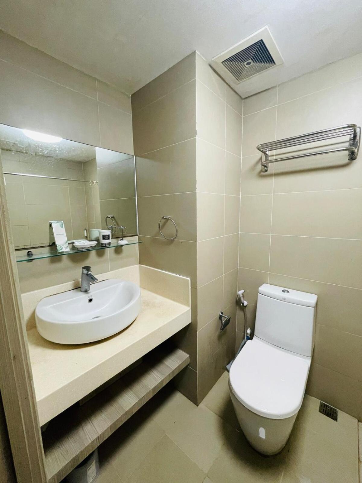 Cozy 1 Bedroom Unit Apartment *