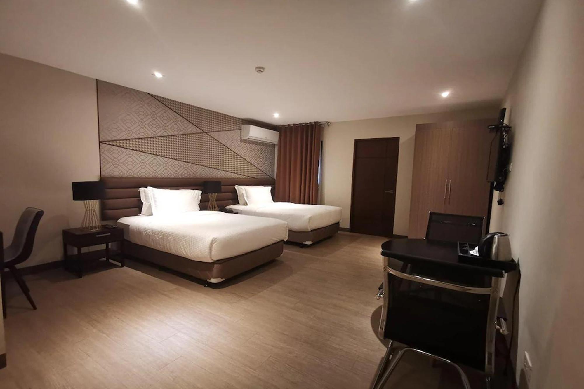 Maxx Ortigas *