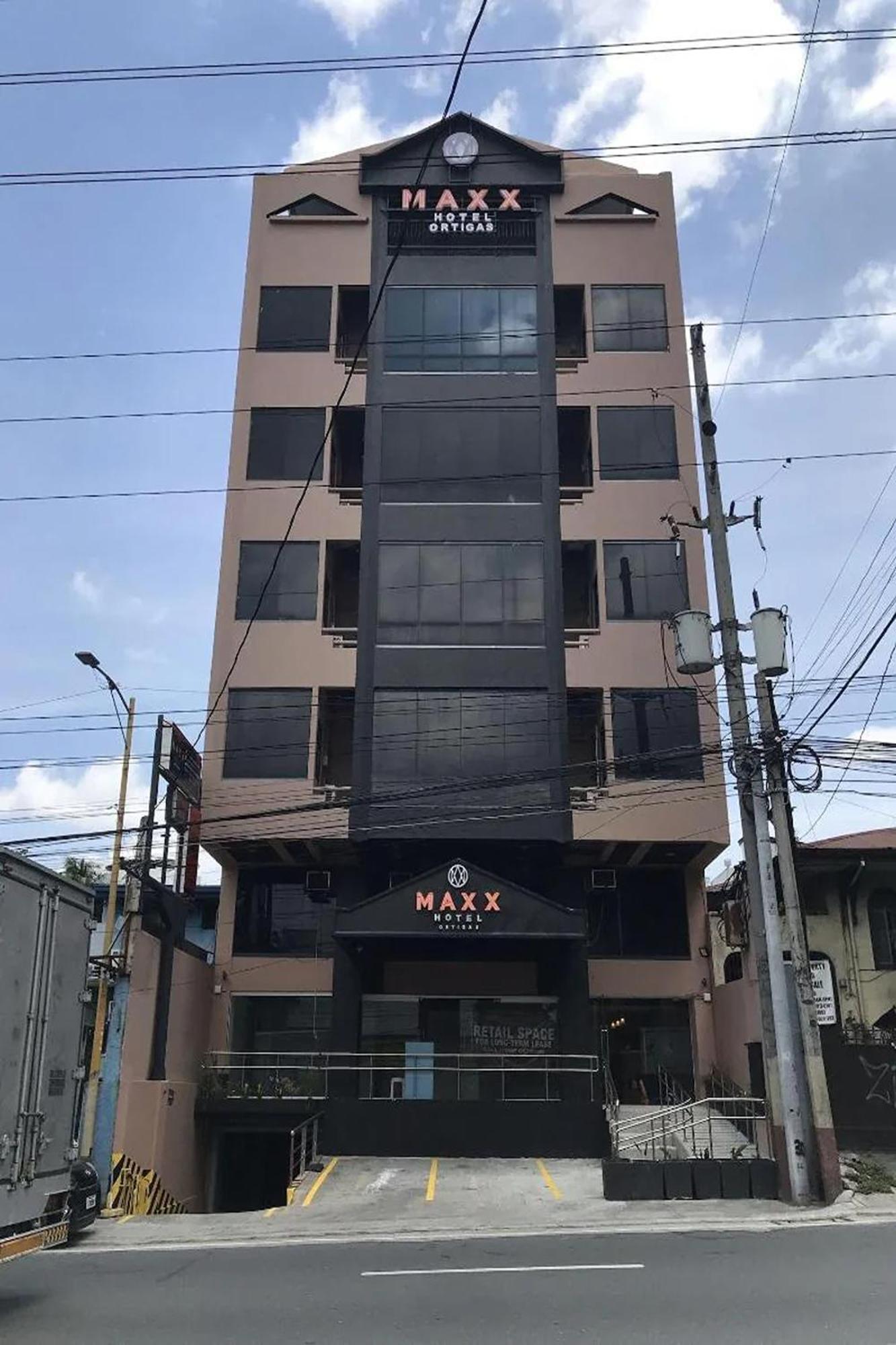 Maxx Ortigas * Manila