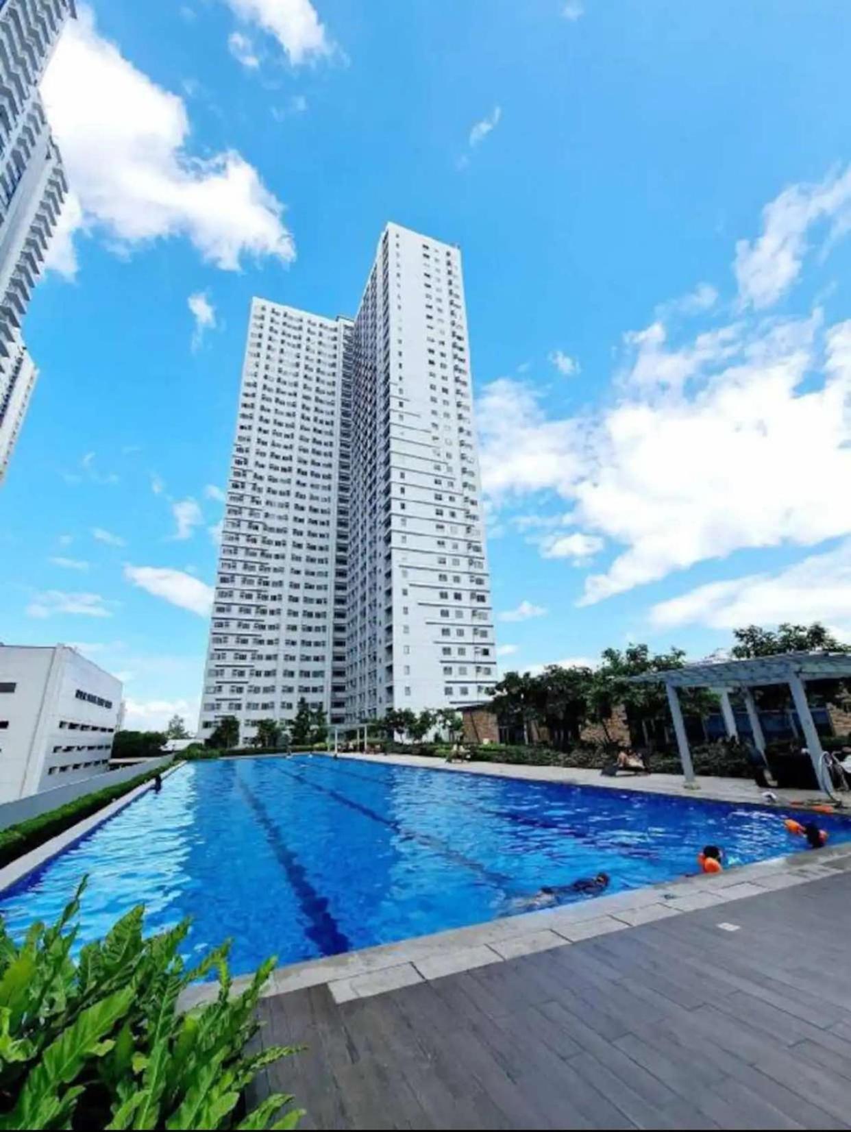 Grass Residences Tower 4 Near Sm North Mall Bed & Breakfast