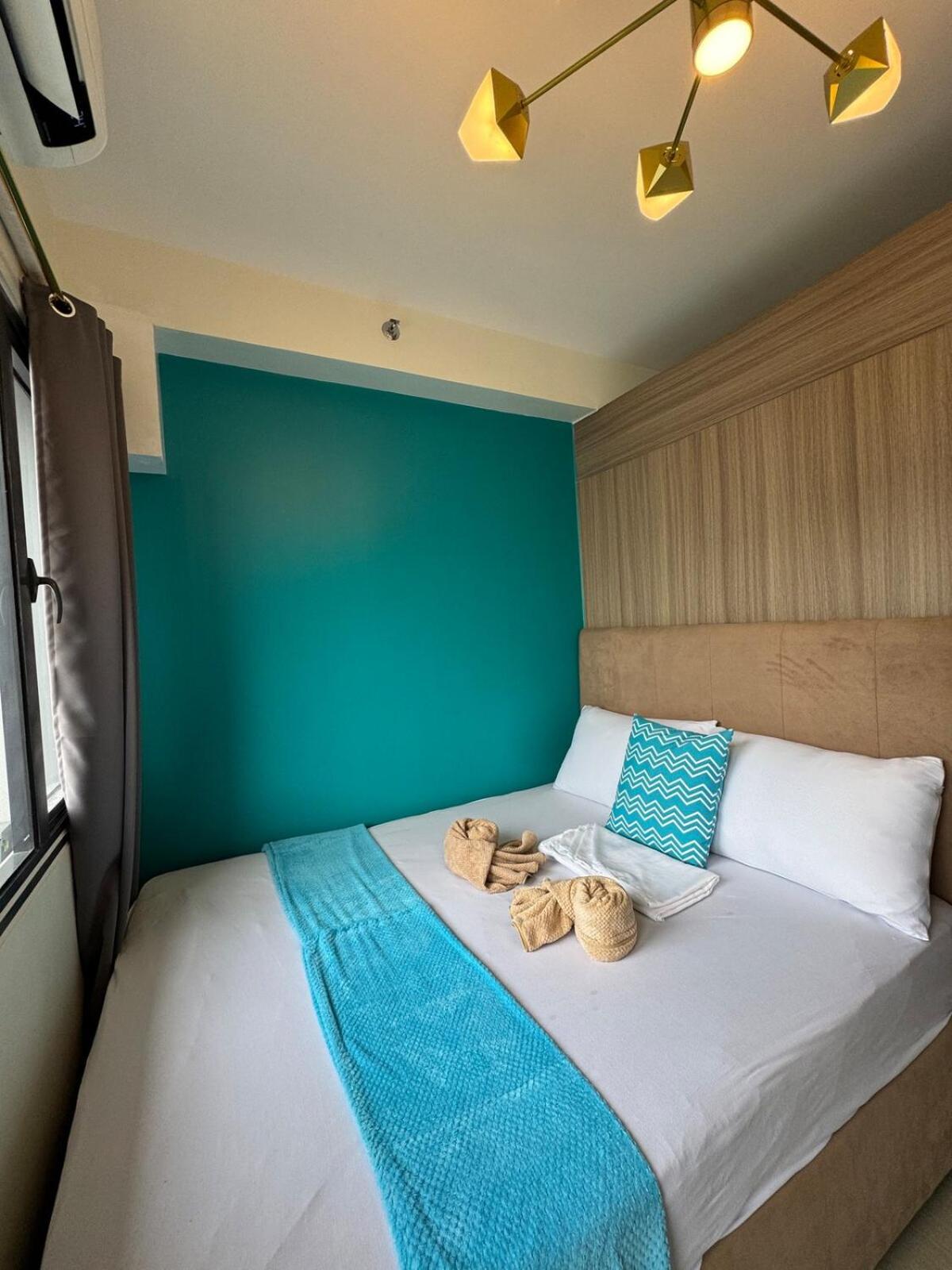 18100 Shore 2 T2 Budget-friendly Condotel Near Moa By Prime Manila