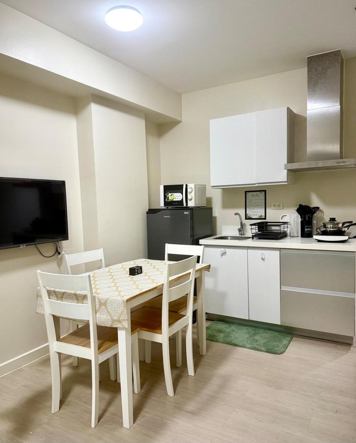 Verte Hideaway At Azure Residences - Urban Escape *