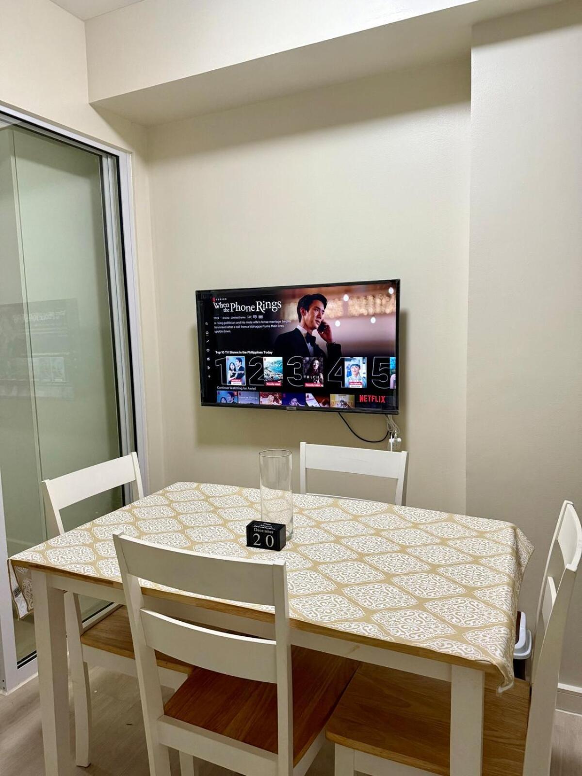 Verte Hideaway At Azure Residences - Urban Escape Apartment Manila