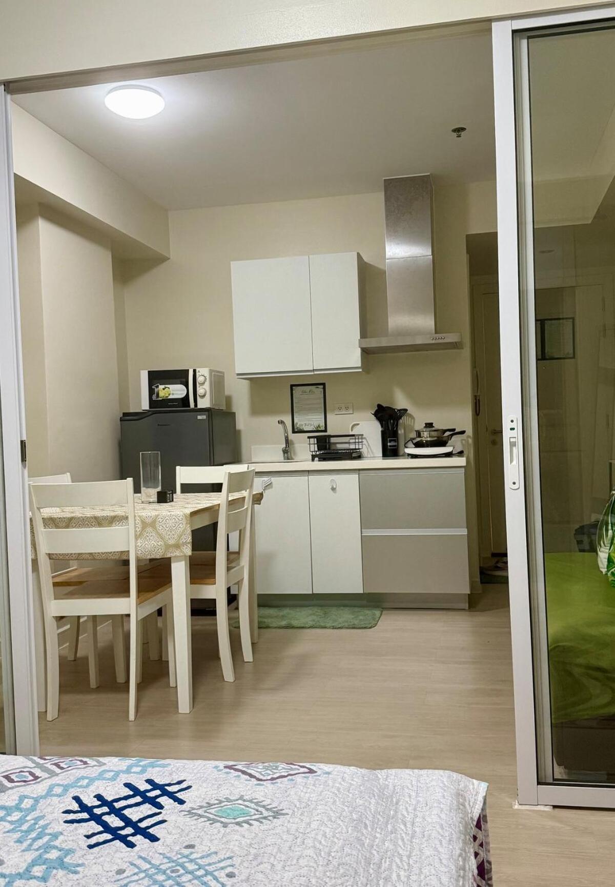 Apartment Verte Hideaway At Azure Residences - Urban Escape