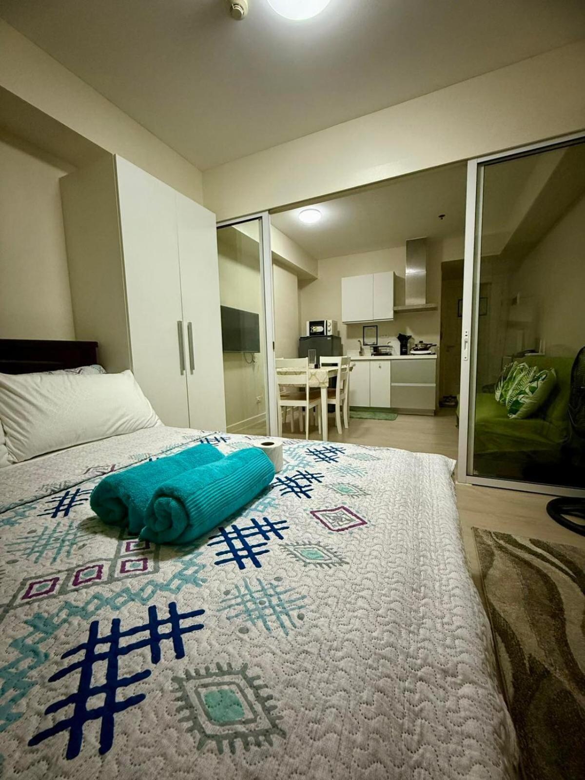 Verte Hideaway At Azure Residences - Urban Escape *