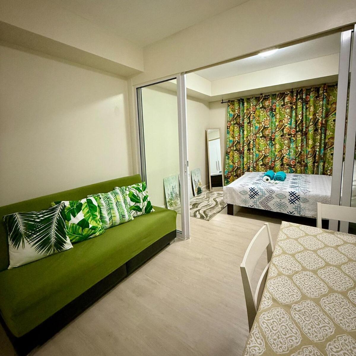 Verte Hideaway At Azure Residences - Urban Escape