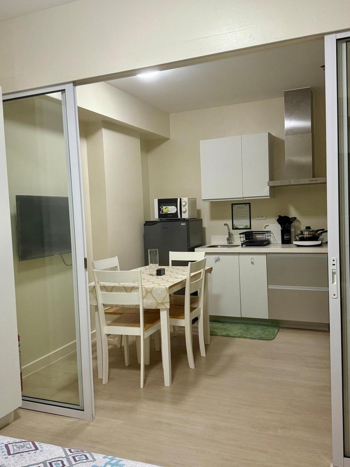 Verte Hideaway At Azure Residences - Urban Escape *