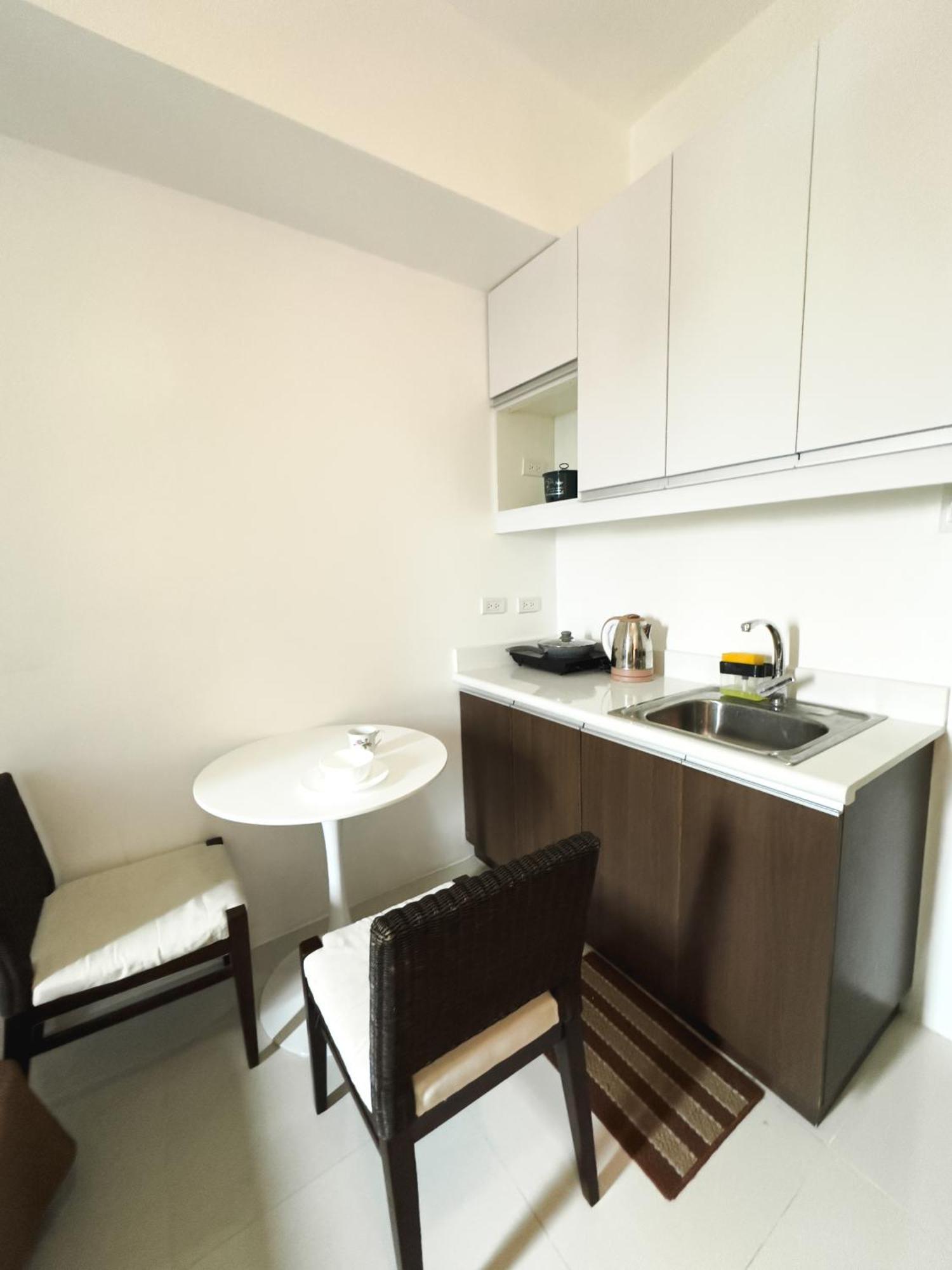 The Embassy Pods Aparthotel *