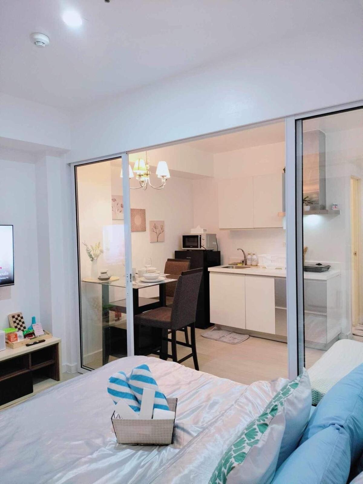 Apartment Grand Caliya Condotel Azure Paranaque *
