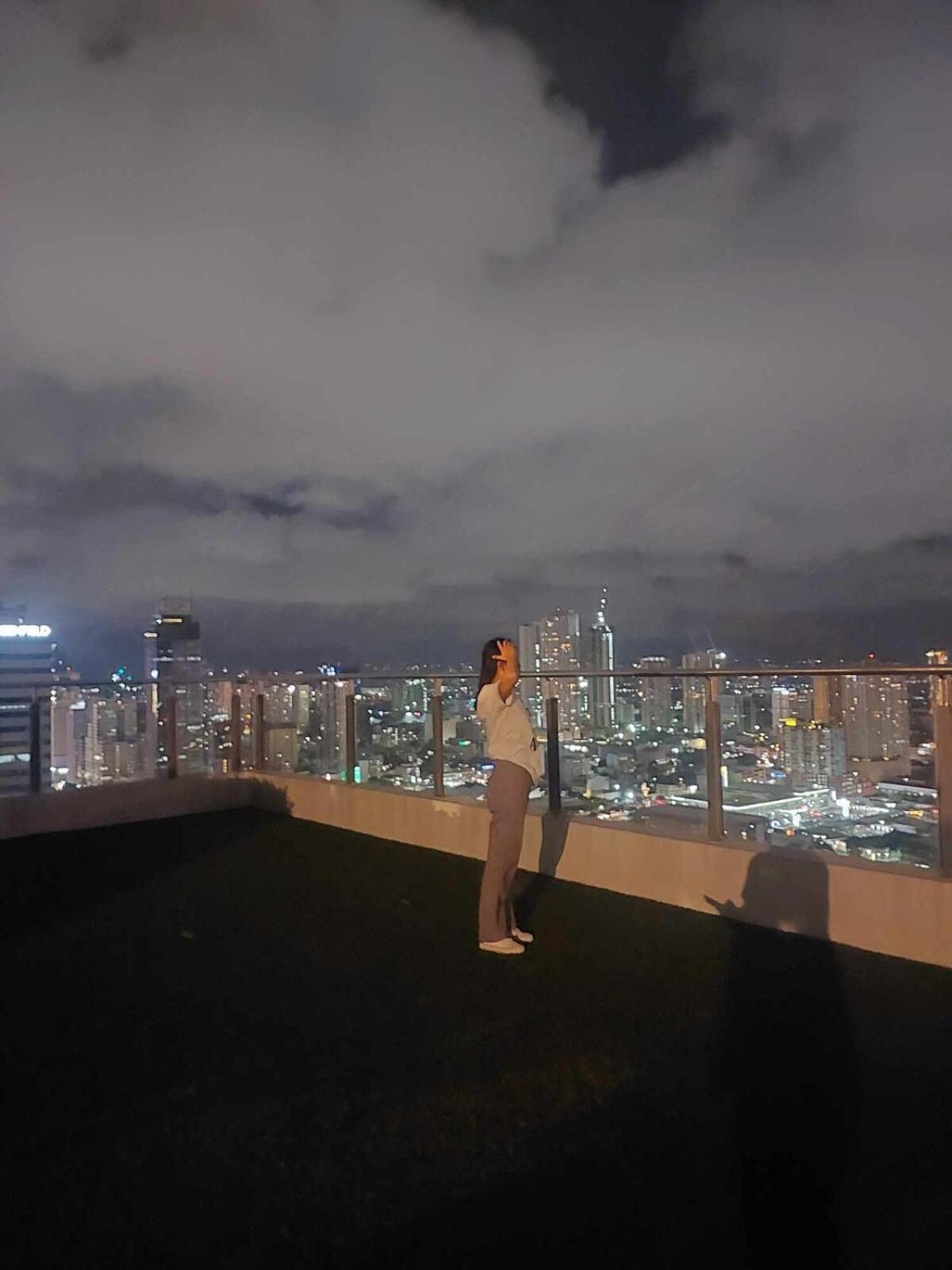 52sqmcomfy2br And 2ba Resort-inspired Flair Towers * Manila