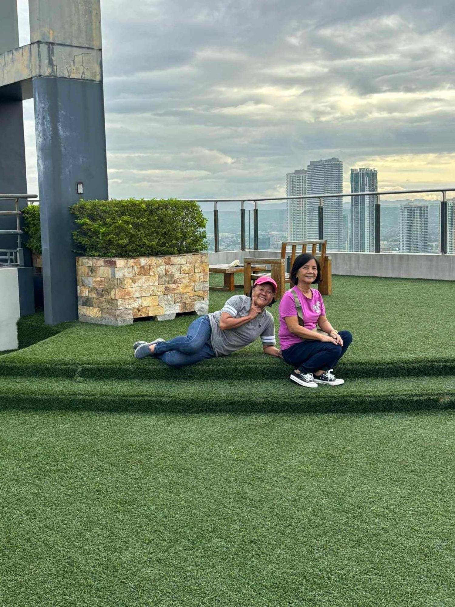 52sqmcomfy2br And 2ba Resort-inspired Flair Towers * Manila