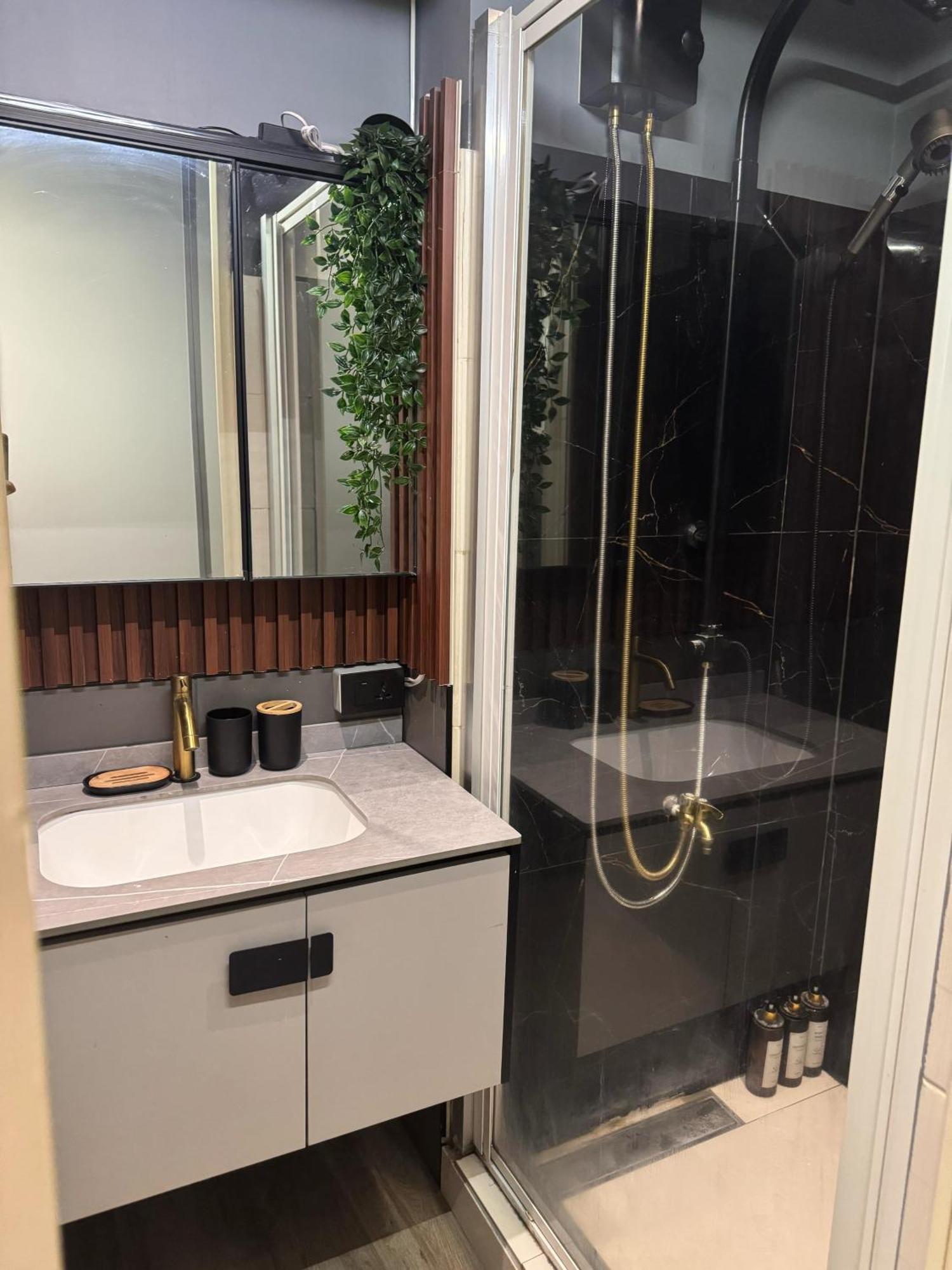 Mh Oasis Modern Condotel Sea Residences Hotel Manila