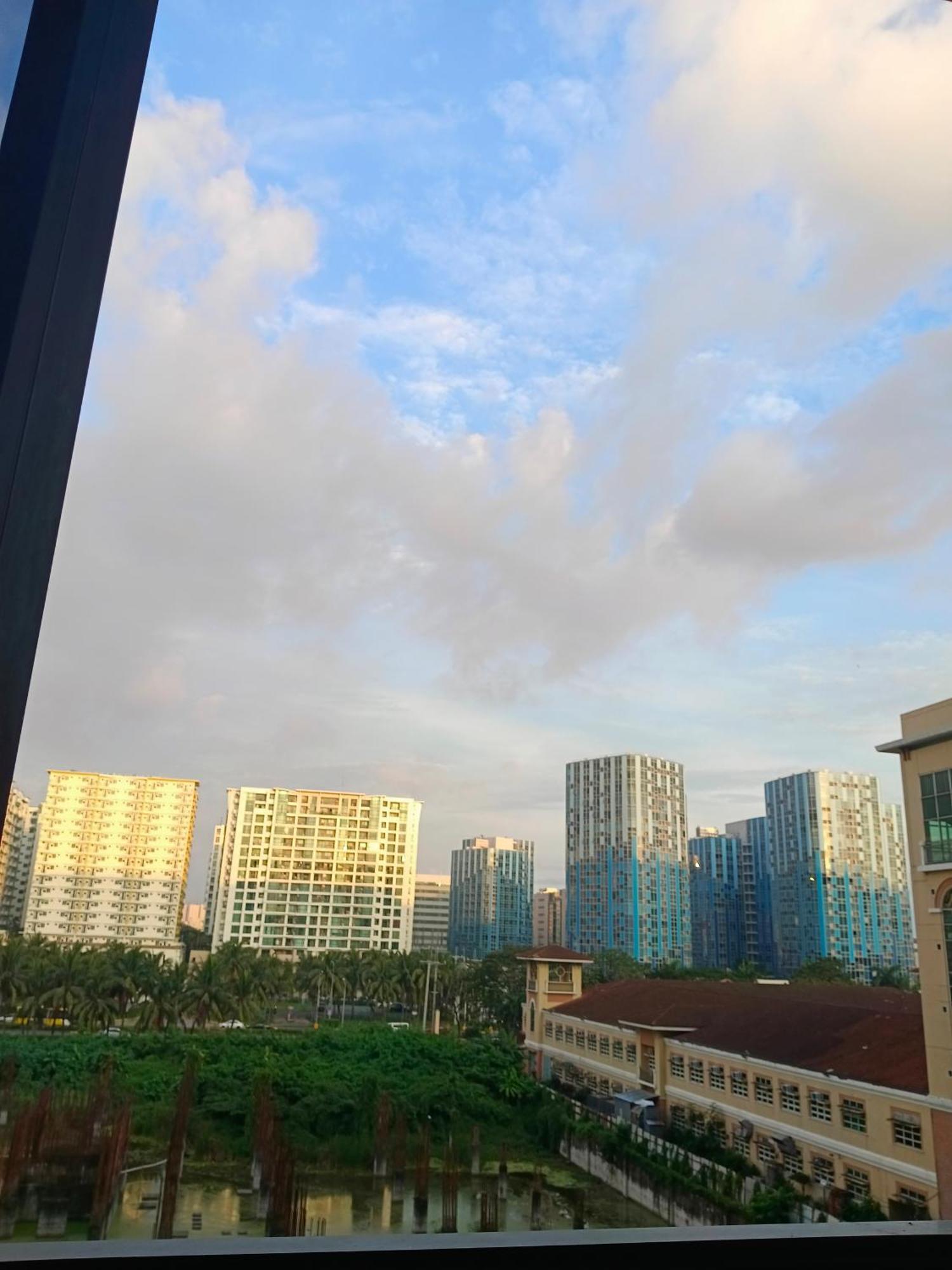 Shore 2 Residences By Askrentals Hotel *