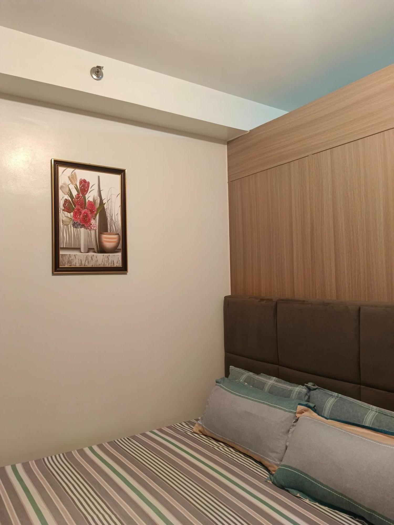 Hotel Shore 2 Residences By Askrentals Manila