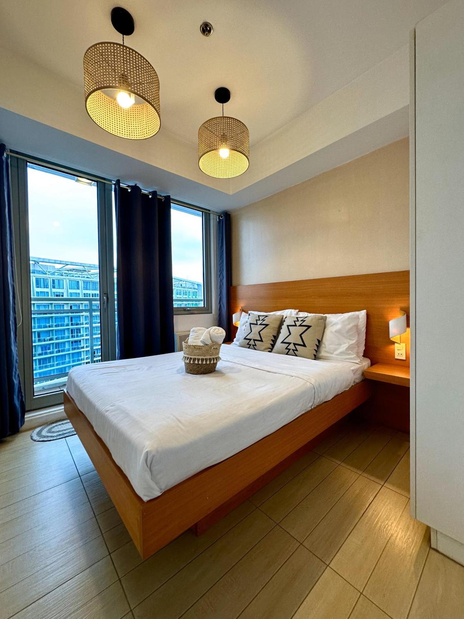 The Bahamas And Maldives At Azure Residences Near Airport Manila