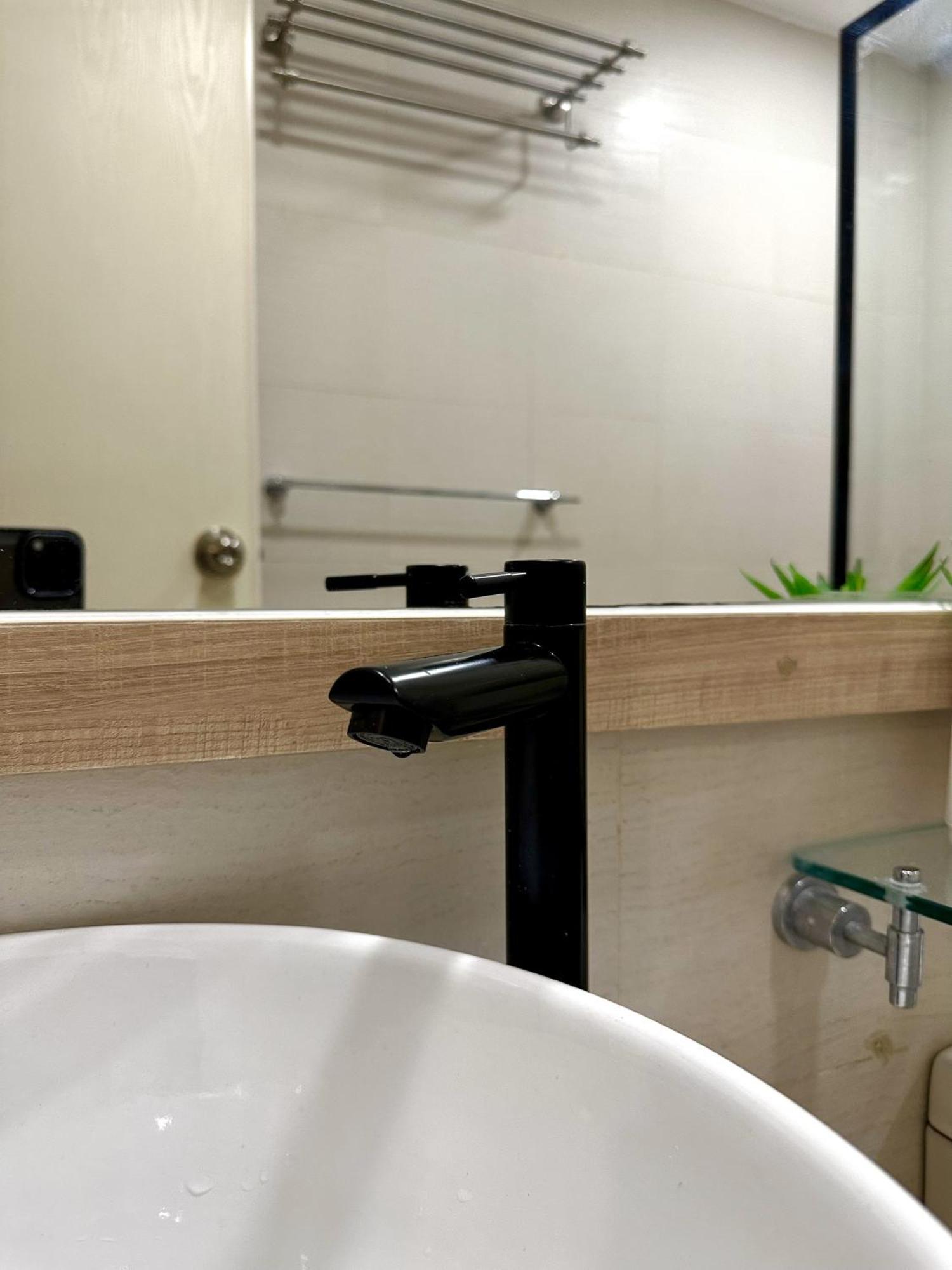 The Bahamas And Maldives At Azure Residences Near Airport * Manila