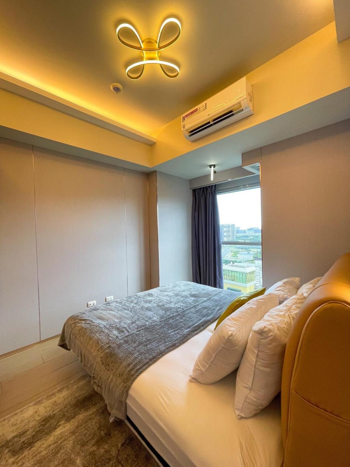 Luxury 1br Across Okada, Solaire Apartment *