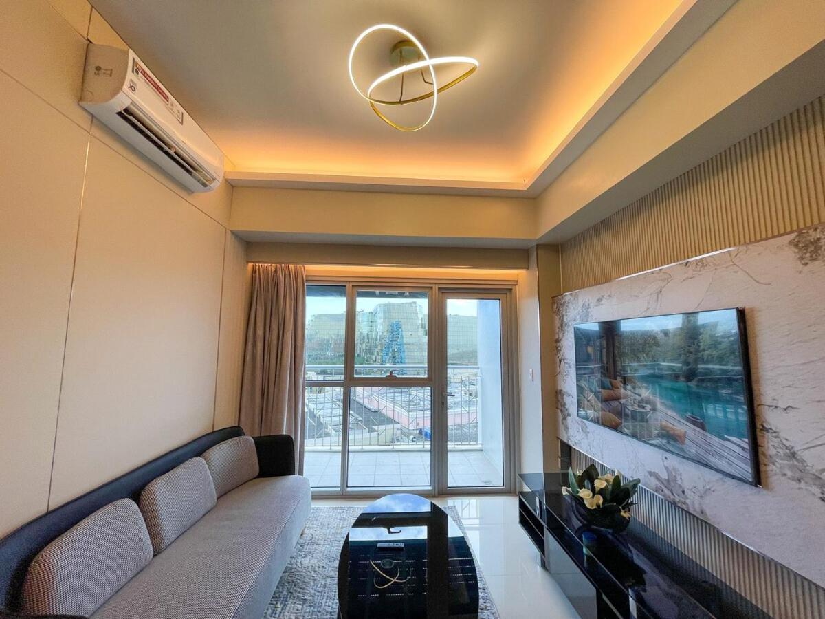Luxury 1br Across Okada, Solaire Apartment Manila