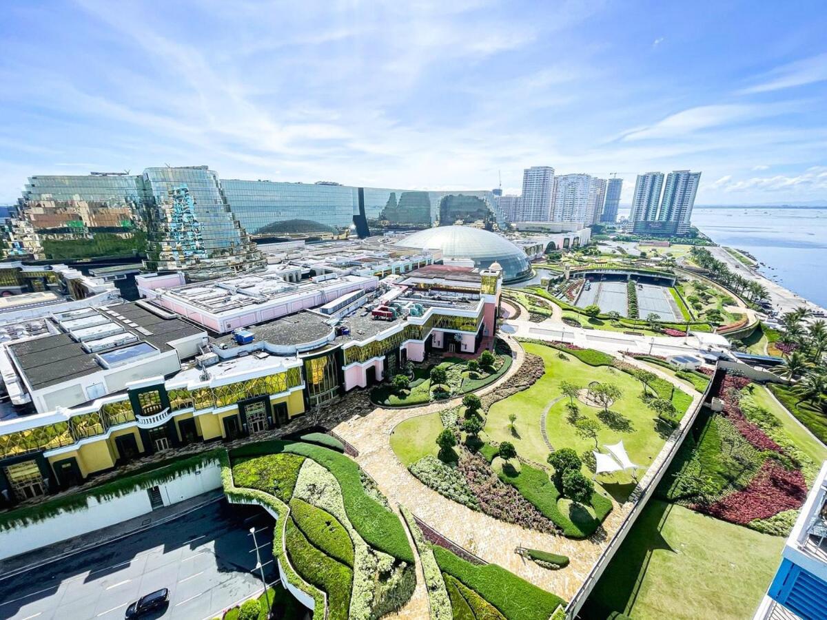 Luxury 1br Across Okada, Solaire *
