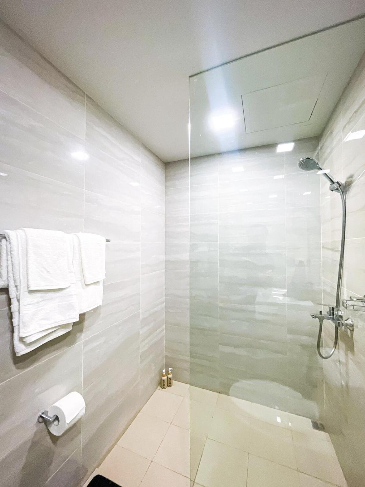Spacious 3br Across Okada And Solaire *