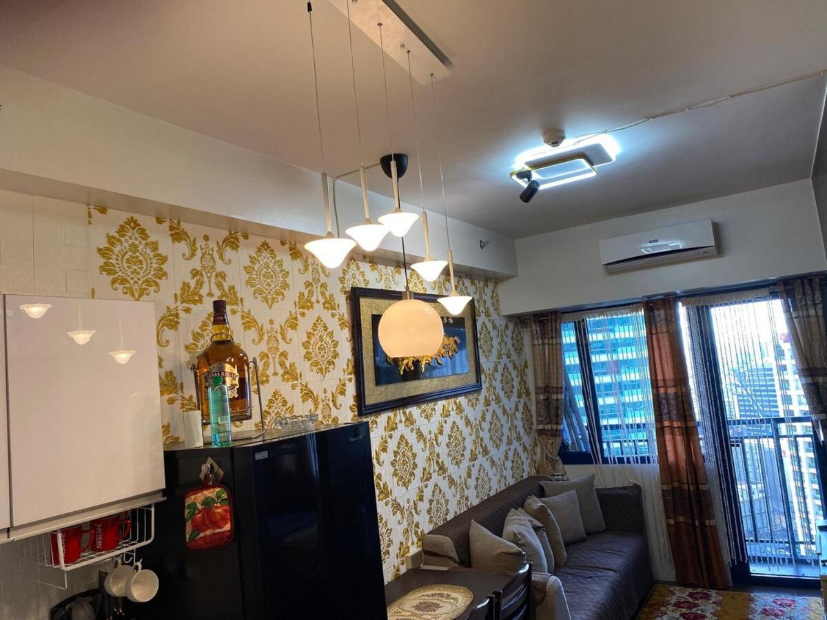 Family Oasis Makati 2 Bedroom 1 Kiddo 300 Mbps Fast Net Apartment