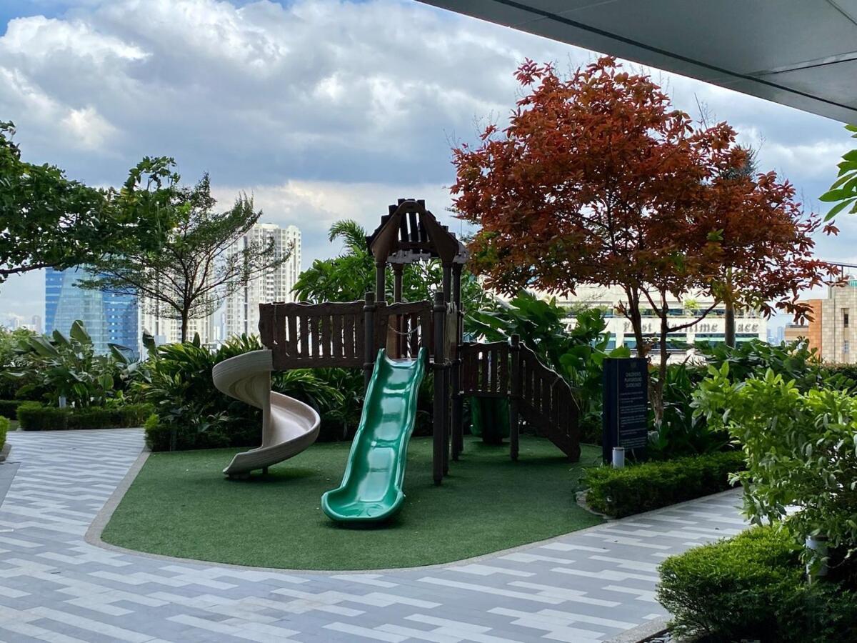 Apartment Family Oasis Makati 2 Bedroom 1 Kiddo 300 Mbps Fast Net *