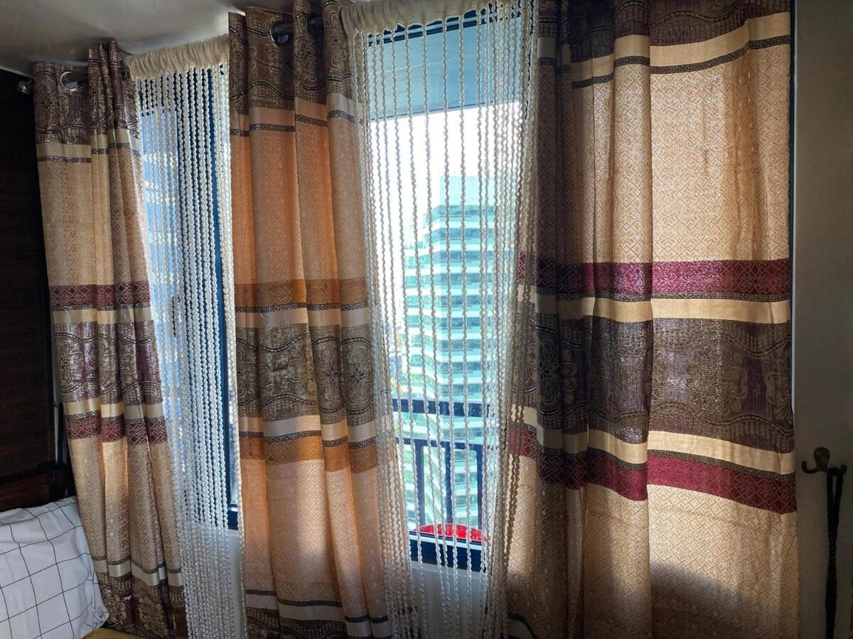 Family Oasis Makati 2 Bedroom 1 Kiddo 300 Mbps Fast Net * Manila