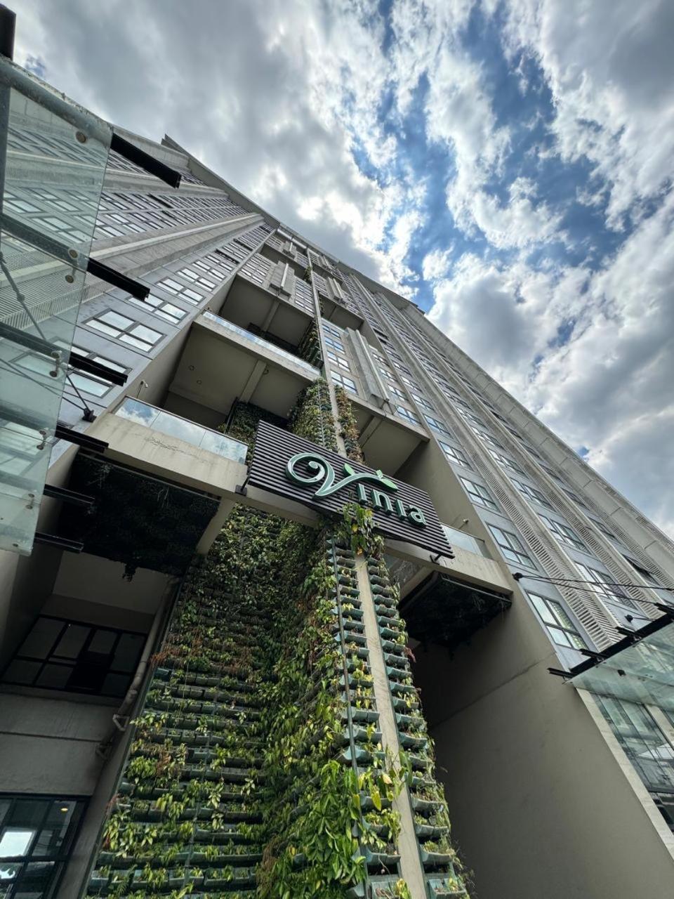 Vinia Infinity 3 Near Malls And Mrt Station * Manila