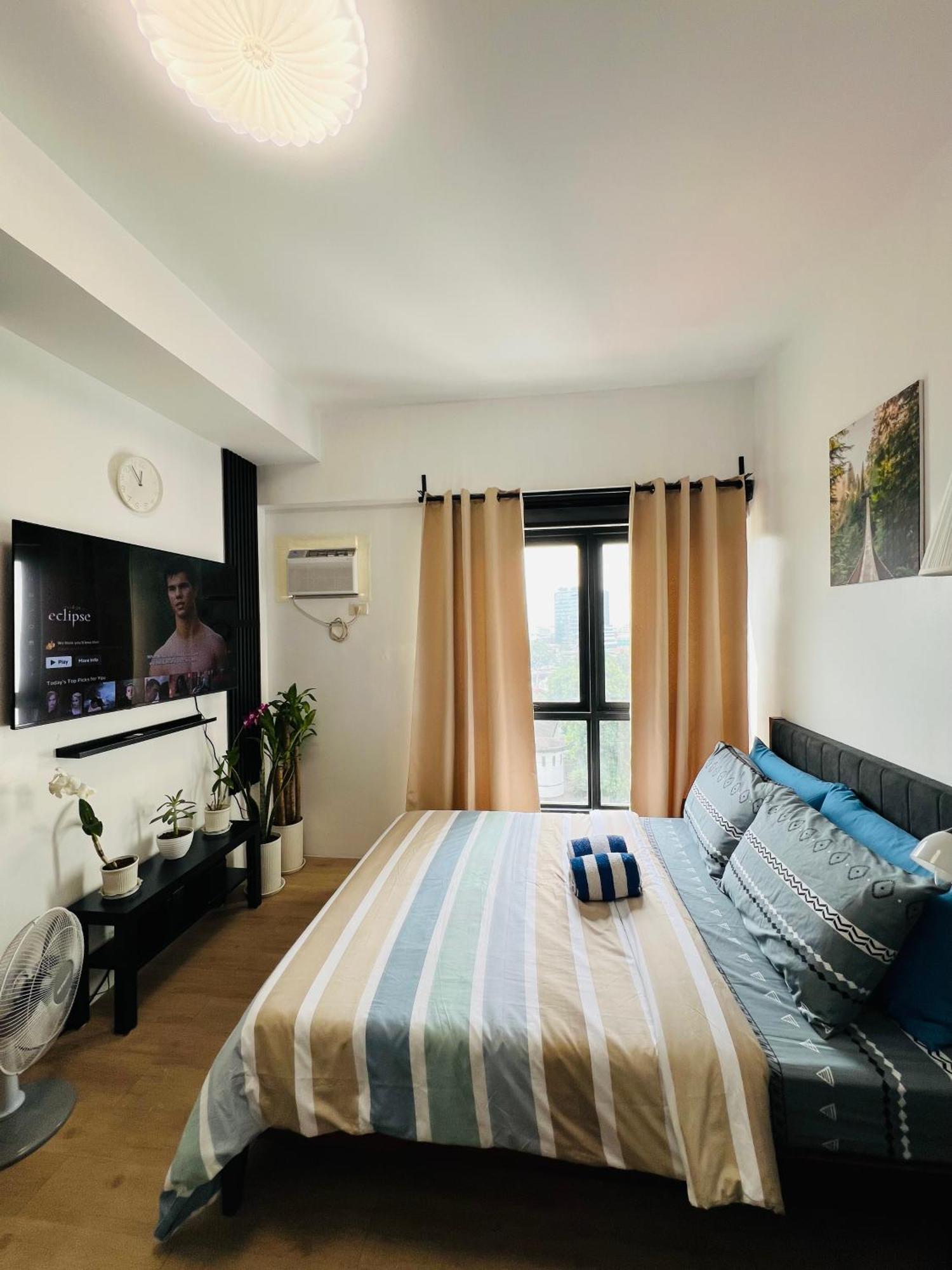 Vinia Infinity 3 Near Malls And Mrt Station Manila