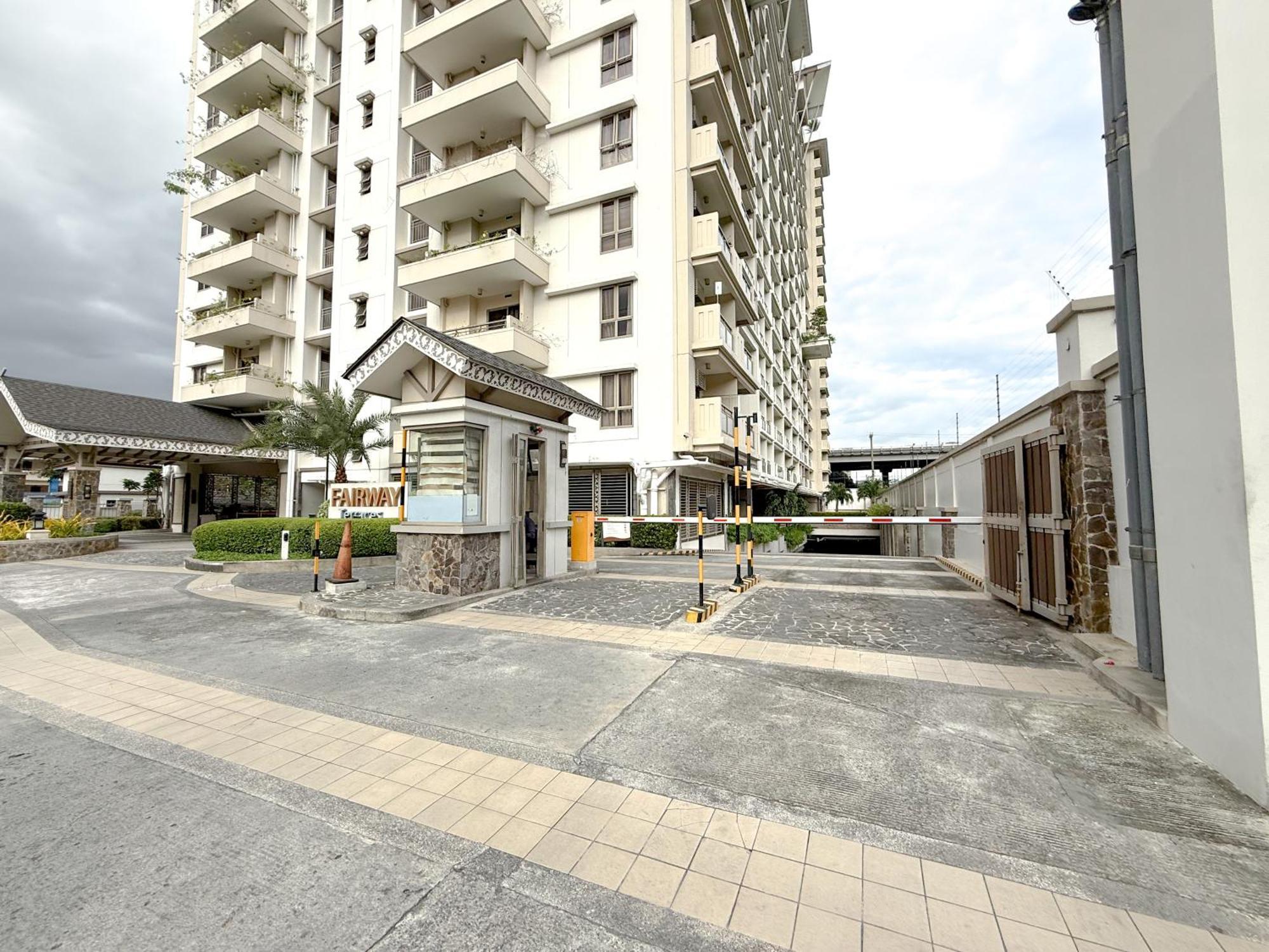 Apartment Spacious With Queen Size Bed And 15mins Away To Naiat3 Airport *