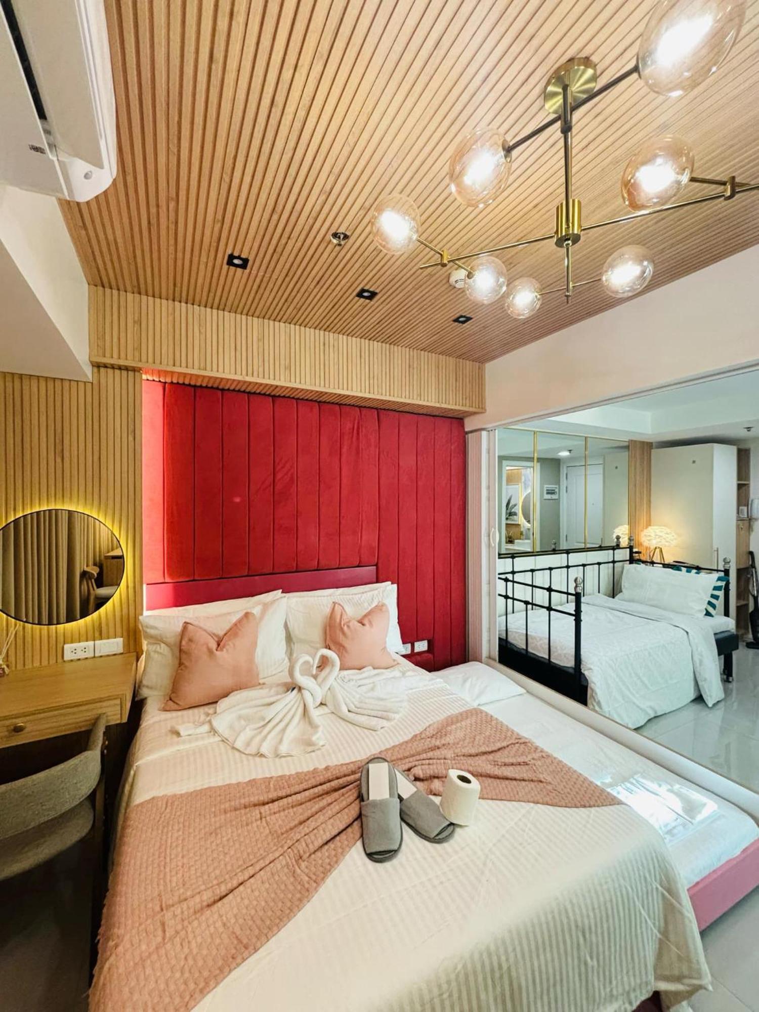 Urban At Azure Apartment *