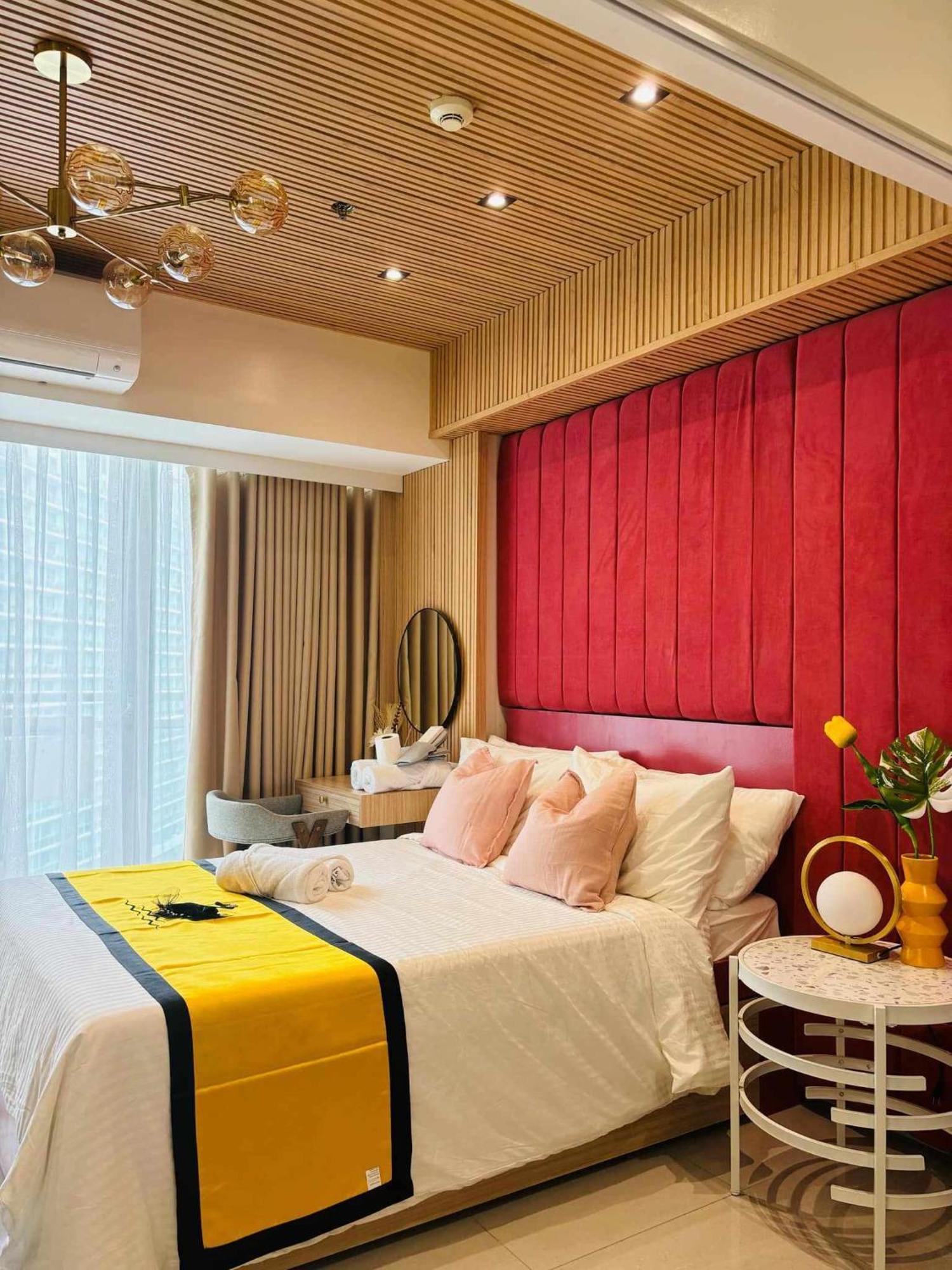 Urban At Azure Apartment *