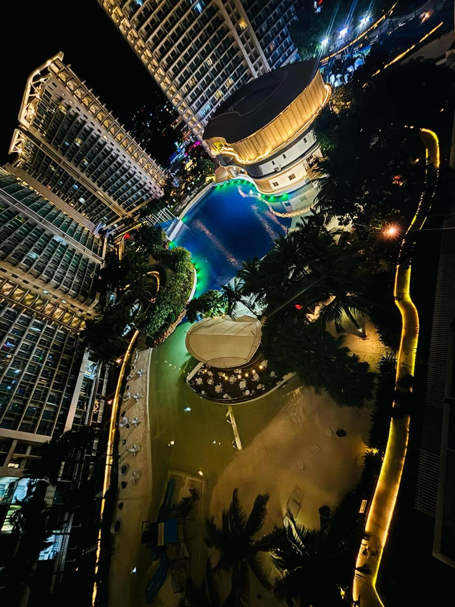 Urban At Azure Apartment