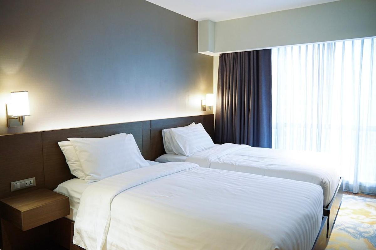 Standard Rockwell Skylineview Twin By Premiumstayph Apartment Manila