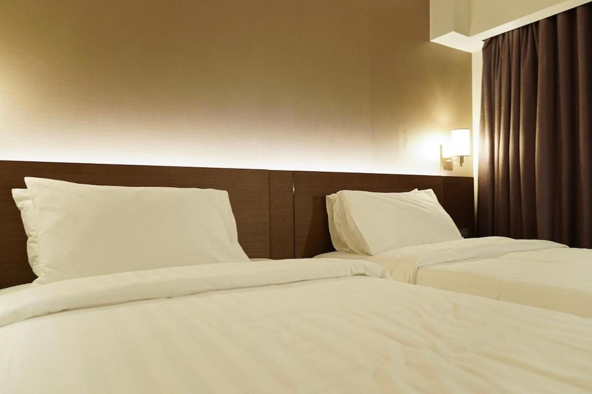 Standard Rockwell Skylineview Twin By Premiumstayph Apartment *