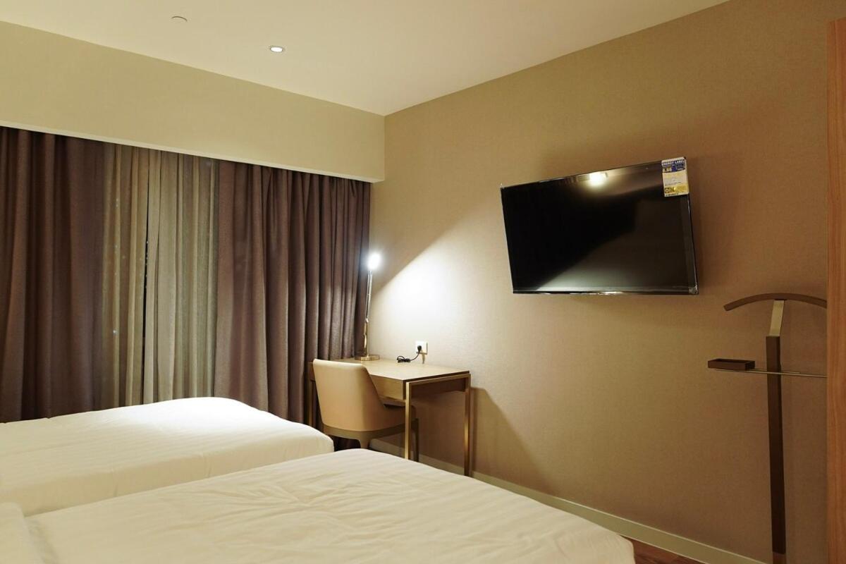 Apartment Standard Rockwell Skylineview Twin By Premiumstayph *