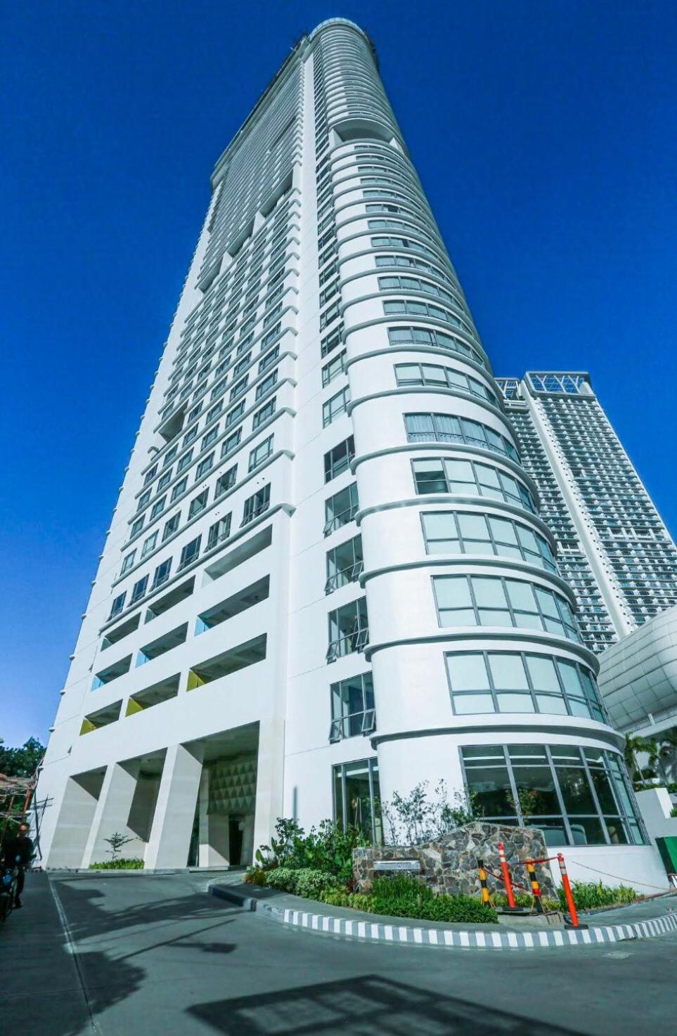Apartment Standard Rockwell Skylineview Twin By Premiumstayph *