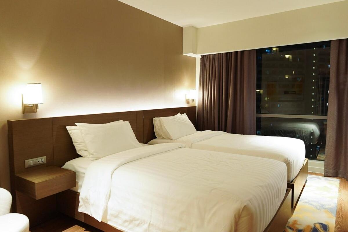 Standard Rockwell Skylineview Twin By Premiumstayph Apartment *