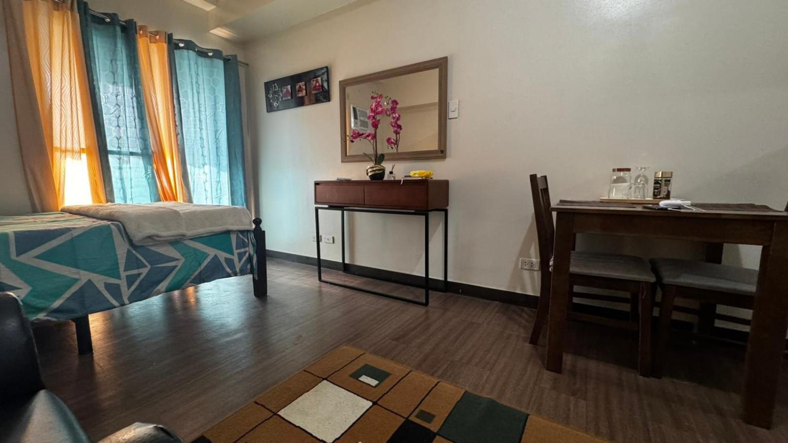 La Suitez 1420 I Skyline Views & Luxe Near Moa Apartment *