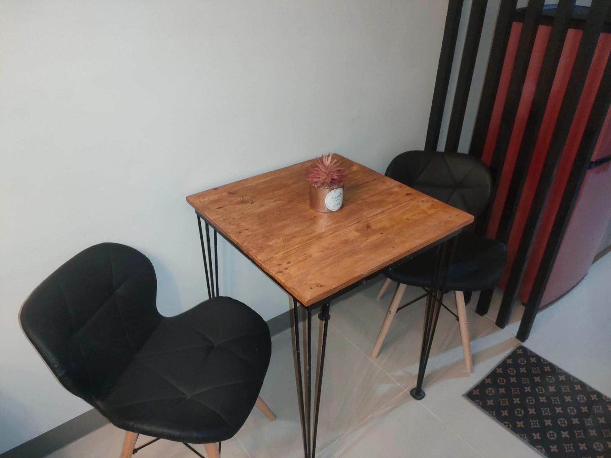 1br With Balcony Condotel In Moa Complex, Entertainment City, Near Naia, Free Wifi, Netflix Apartment *