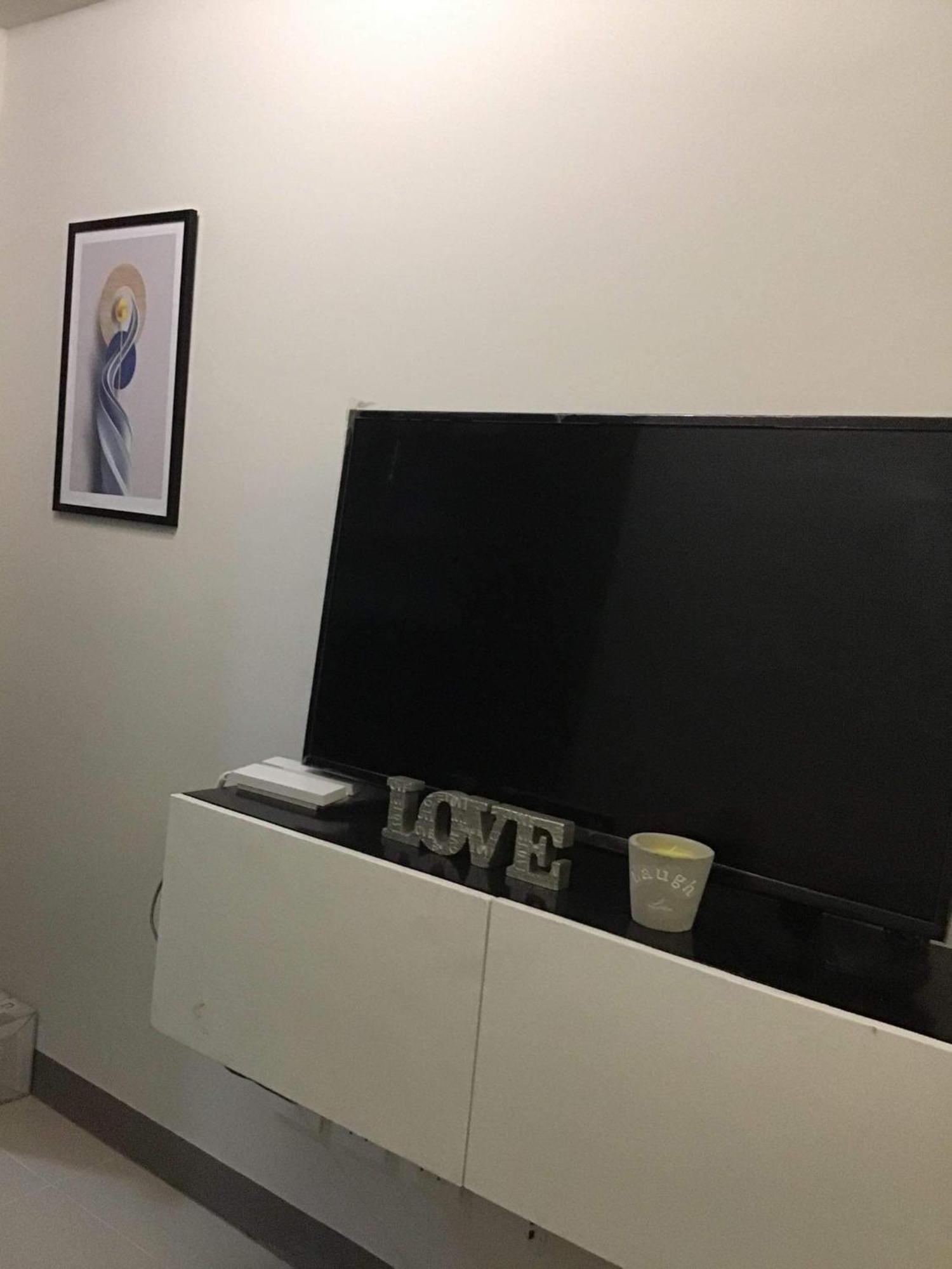 1br With Balcony Condotel In Moa Complex, Entertainment City, Near Naia, Free Wifi, Netflix Apartment *