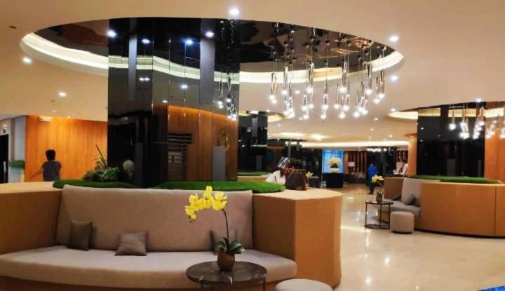Shore 1 Bedroom Staycation * Manila