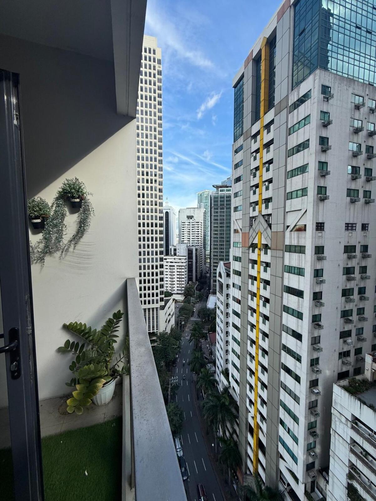 Luxurious Unit In Salcedo