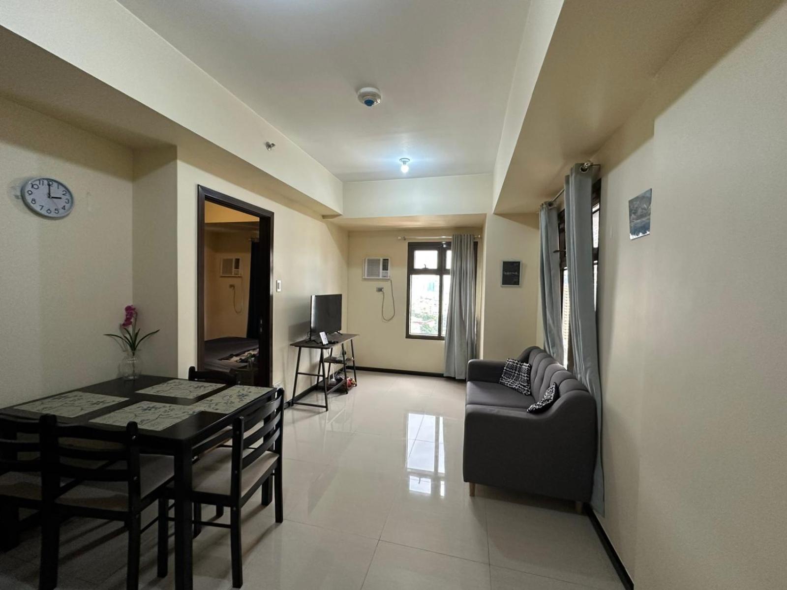 Apartment 1 Bedroom Staycation *
