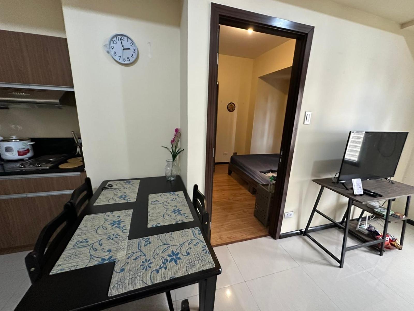 Apartment 1 Bedroom Staycation *